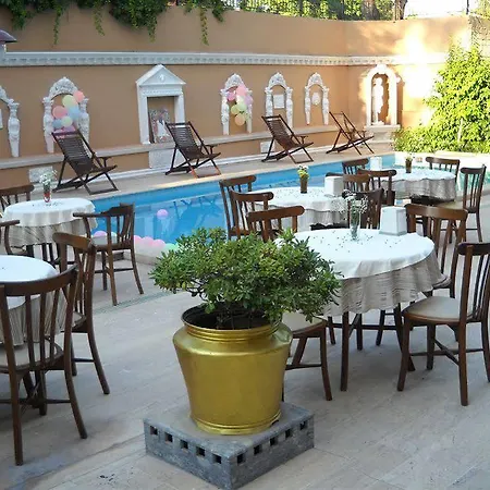 Otel Triana 3*