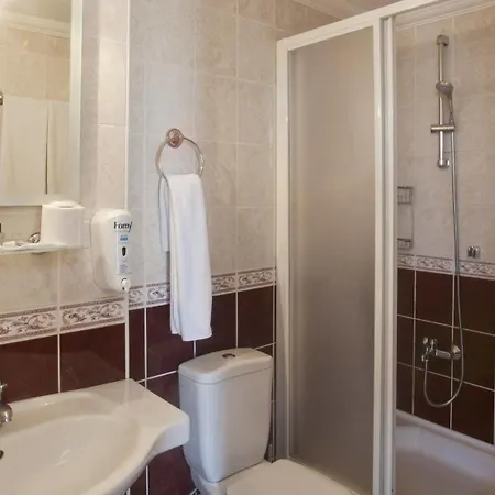 Triana Otel 3*