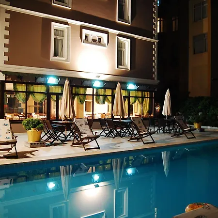 Triana Otel 3*